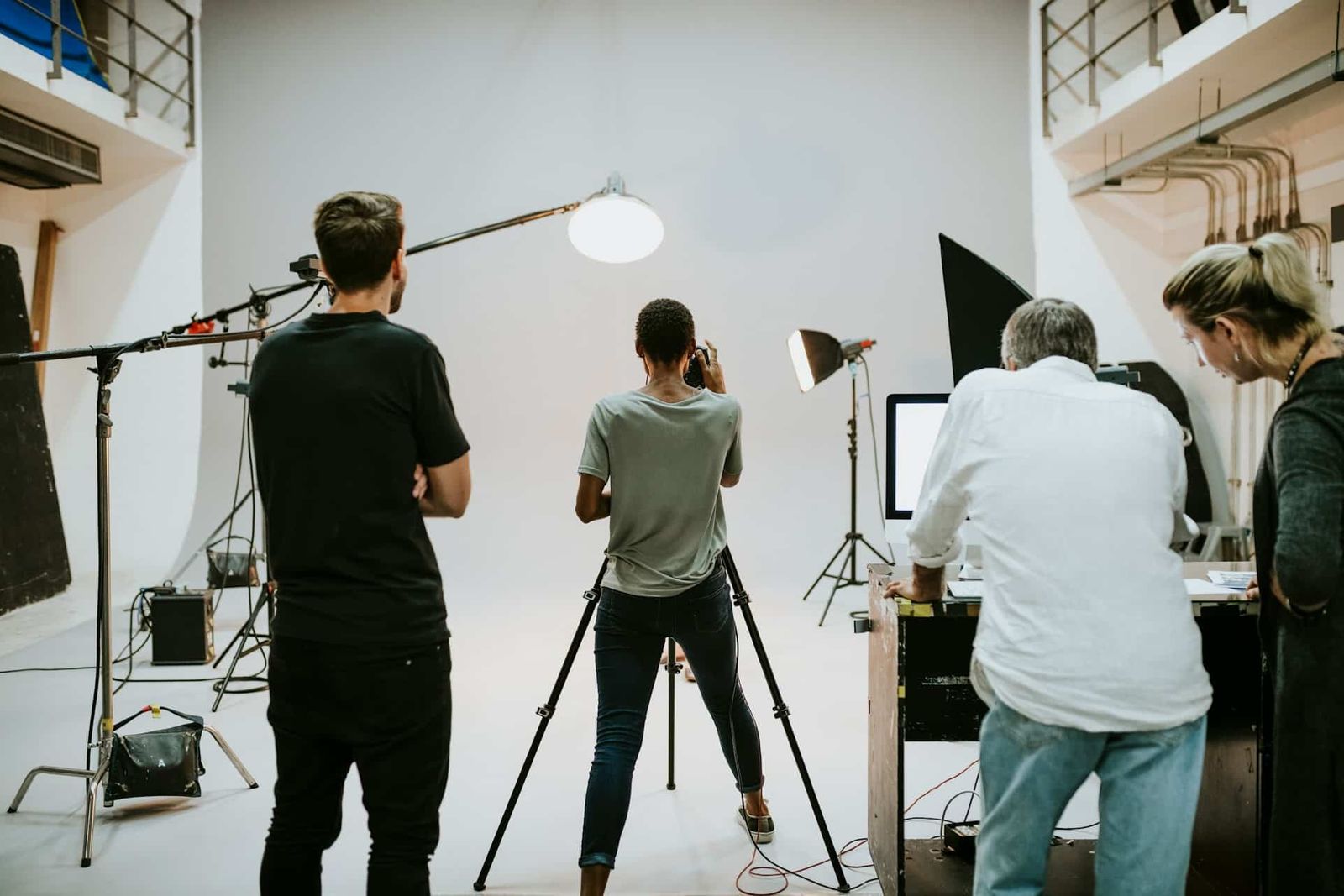 Guide to Optimizing Lighting With Rented Photography Equipment