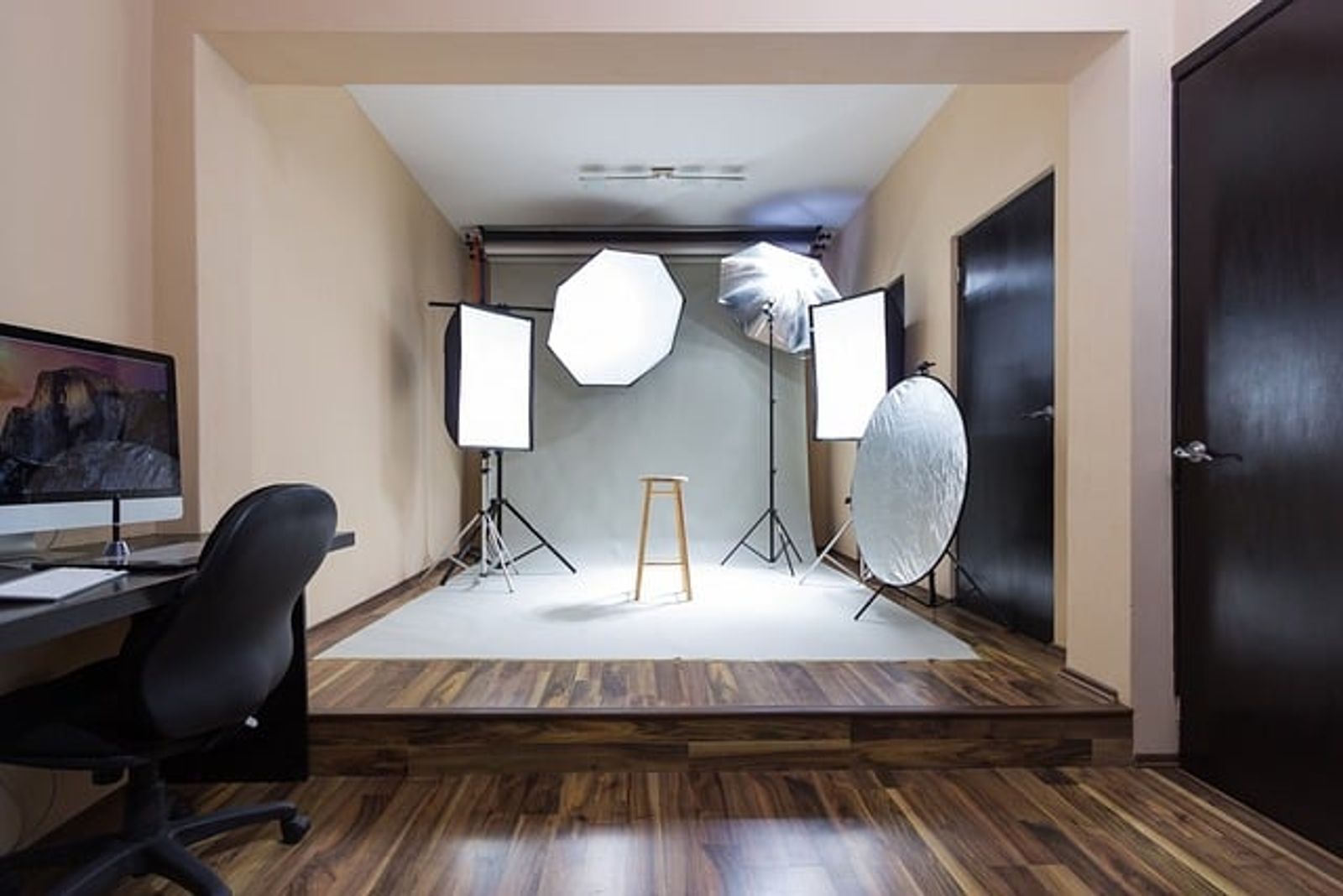 Photo Studio Rental: Everything You Need to Consider