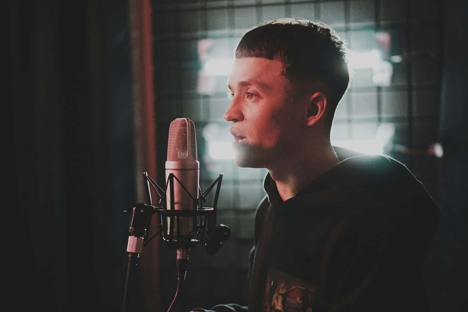Recording Clear Audio in a Studio: What You Need to Know