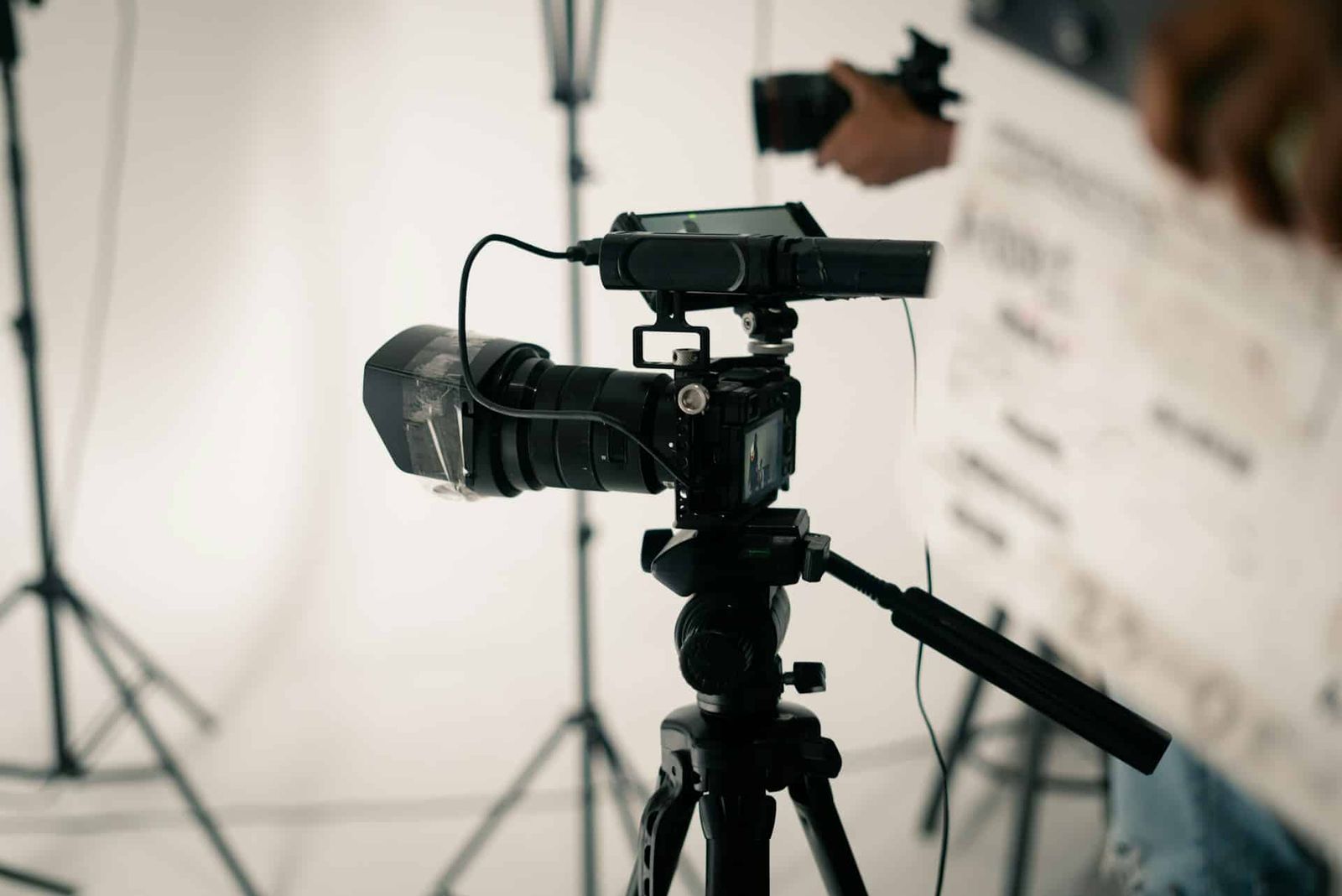 Problems You Can Avoid When Booking a Video Studio