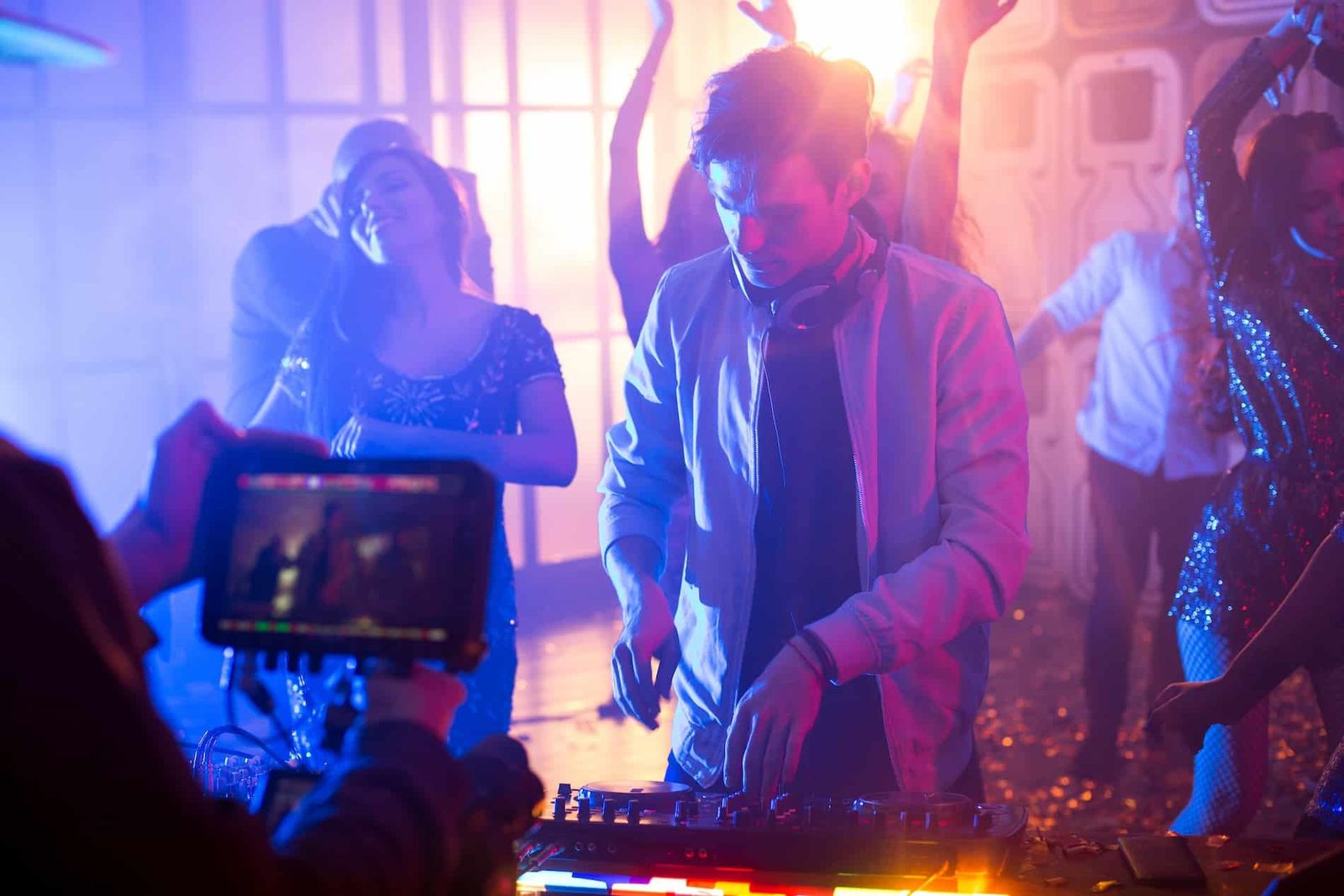 The Art of Visual Storytelling: Crafting Compelling Music Videos at Viva Studios