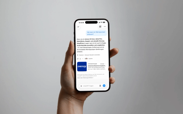 Anzeige in einer ChatGPT-Antwort auf dem Smartphone, Beispiel aus Deutschland im September 2026