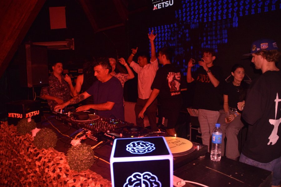Psyché y su tercer aniversario: Umho (Chile) — foto 1