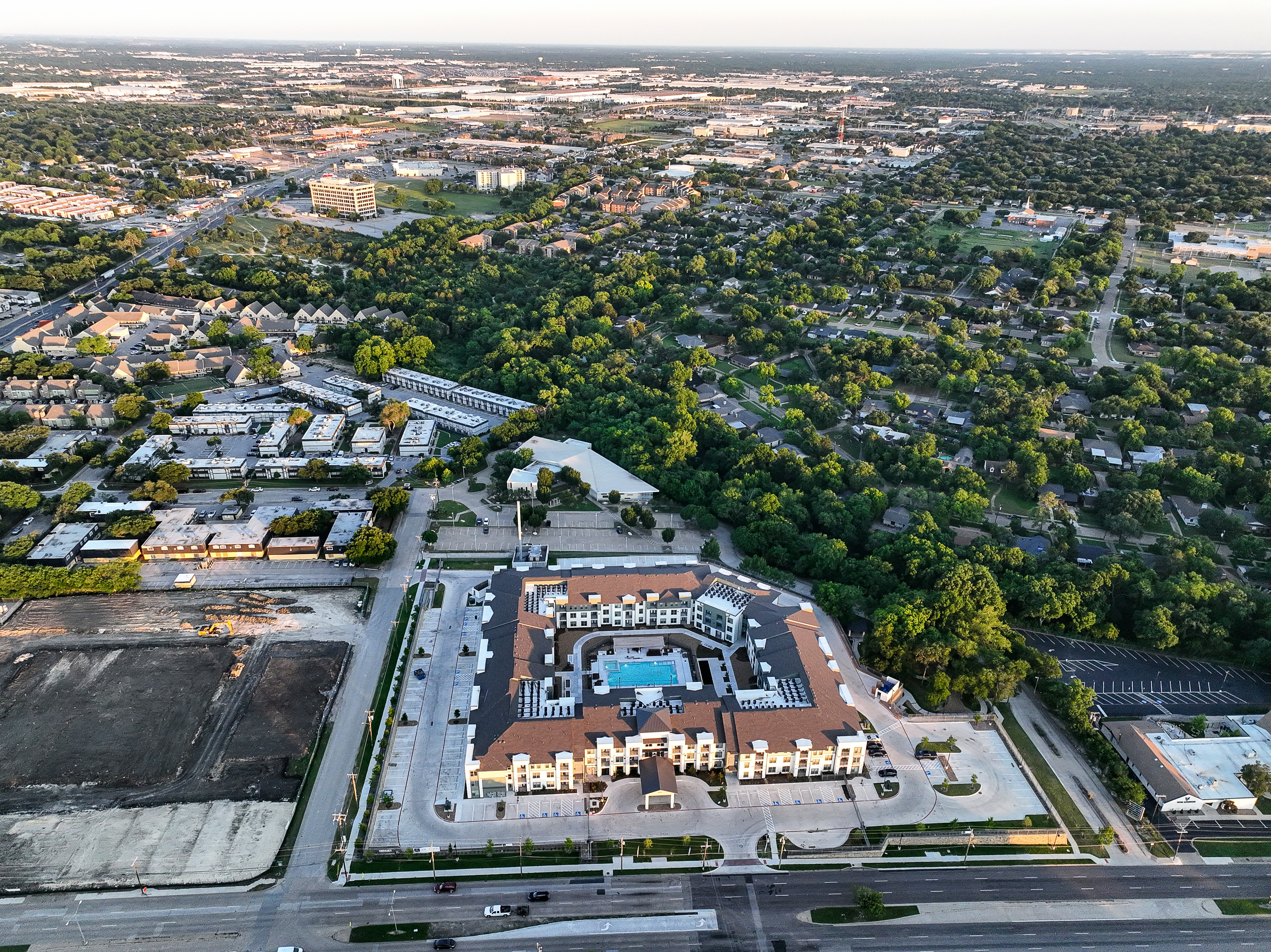 Exterior 10