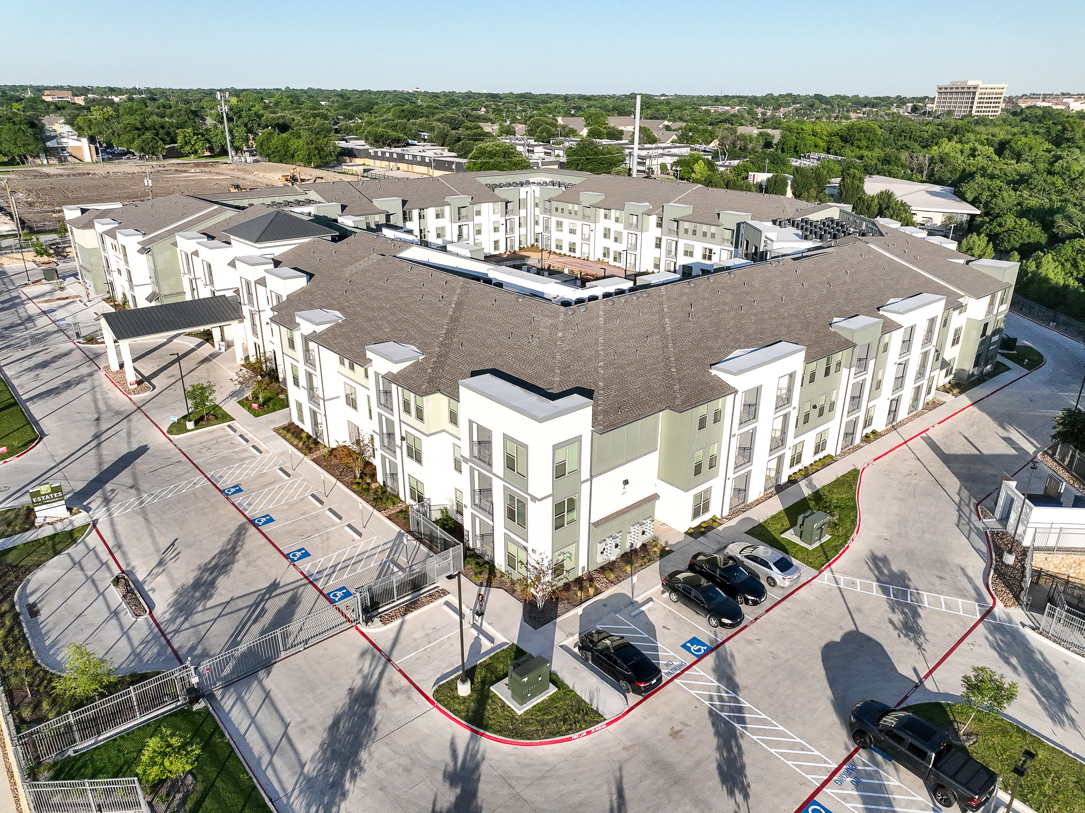 Exterior 4