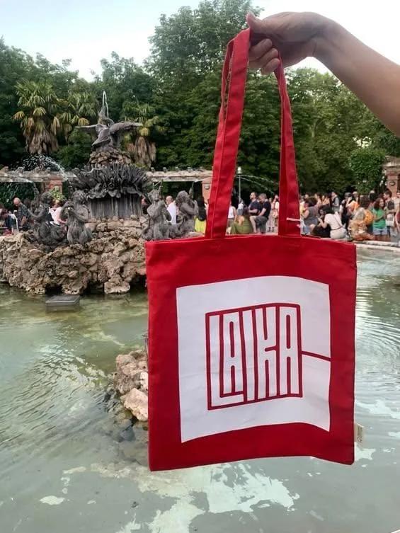 Tote bag roja Laika