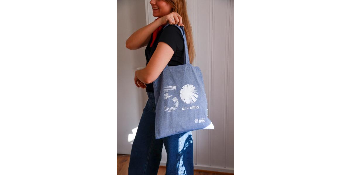 Handlenett med Kirkens SOS sin logo