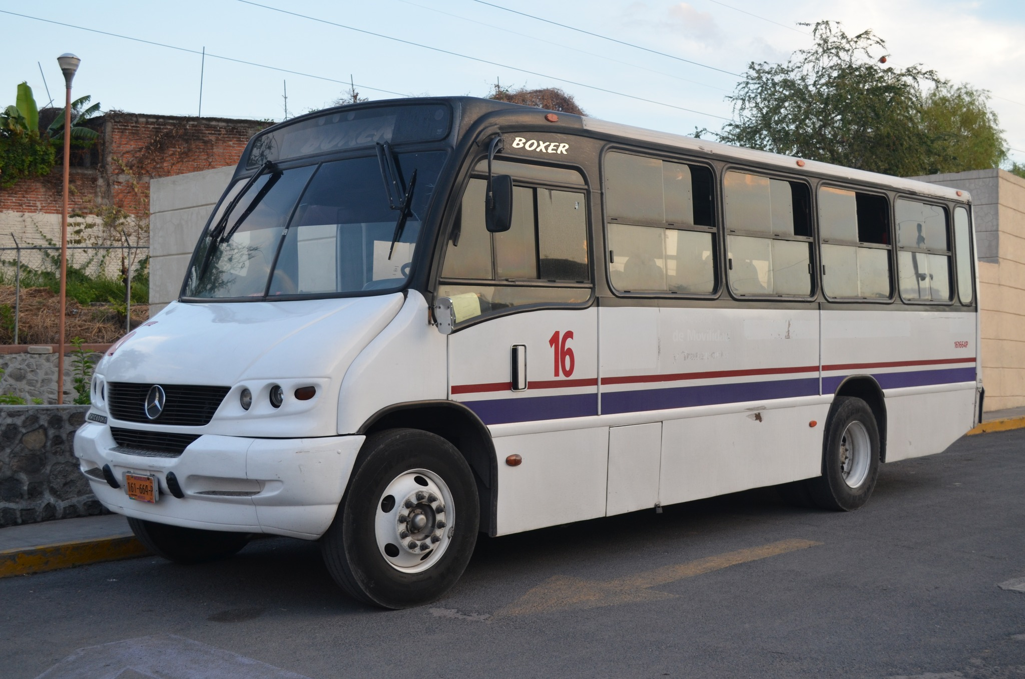 SSPC ASEGURA COMBUSTIBLE IRREGULAR EN BASE DE LA RUTA 16 EN JIUTEPEC