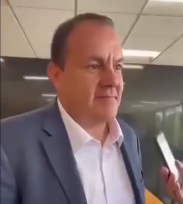 CUAUHTÉMOC BLANCO JUEGA PÁDEL EN HORARIO DE SESIÓN POR SALUD