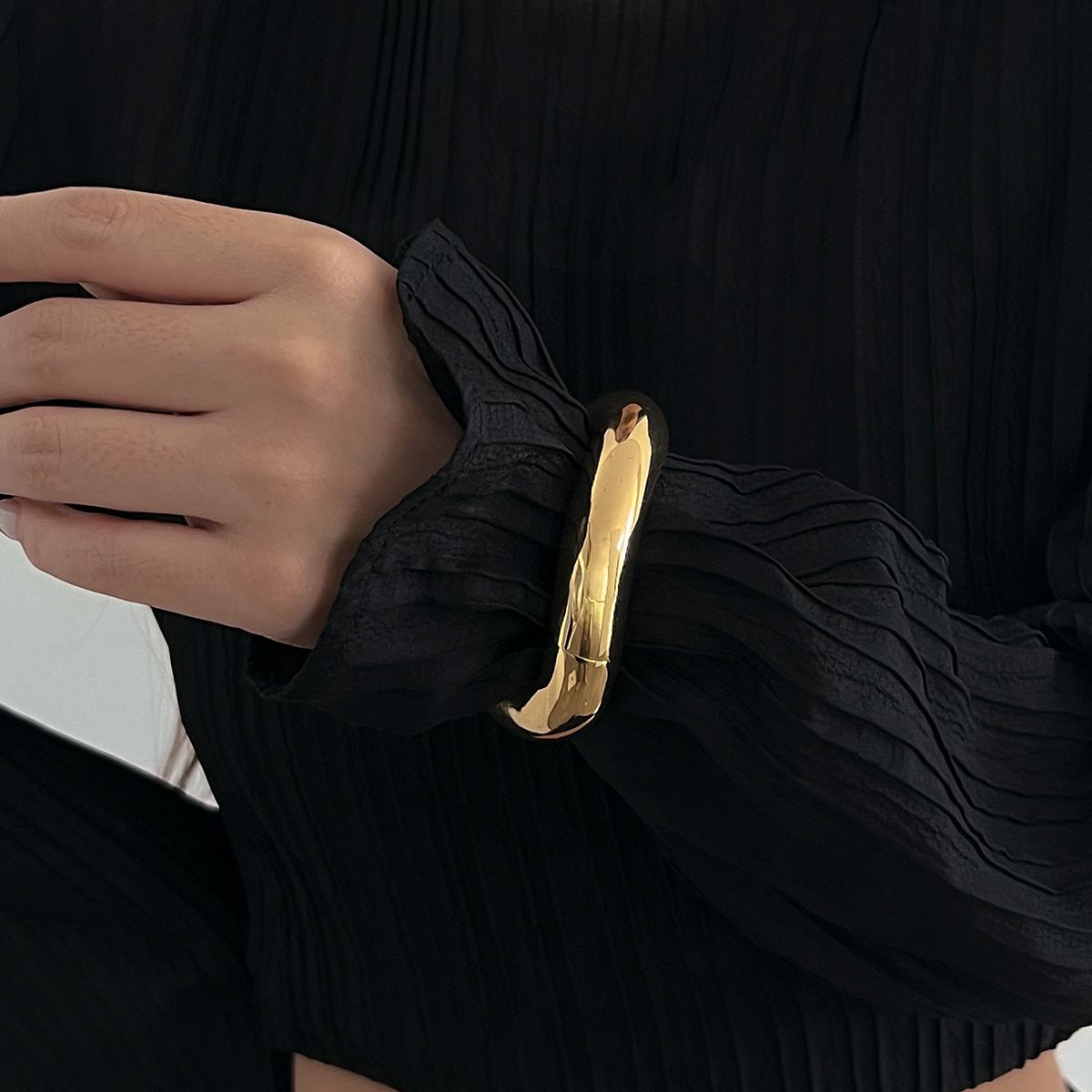 02 Golden Bracelet