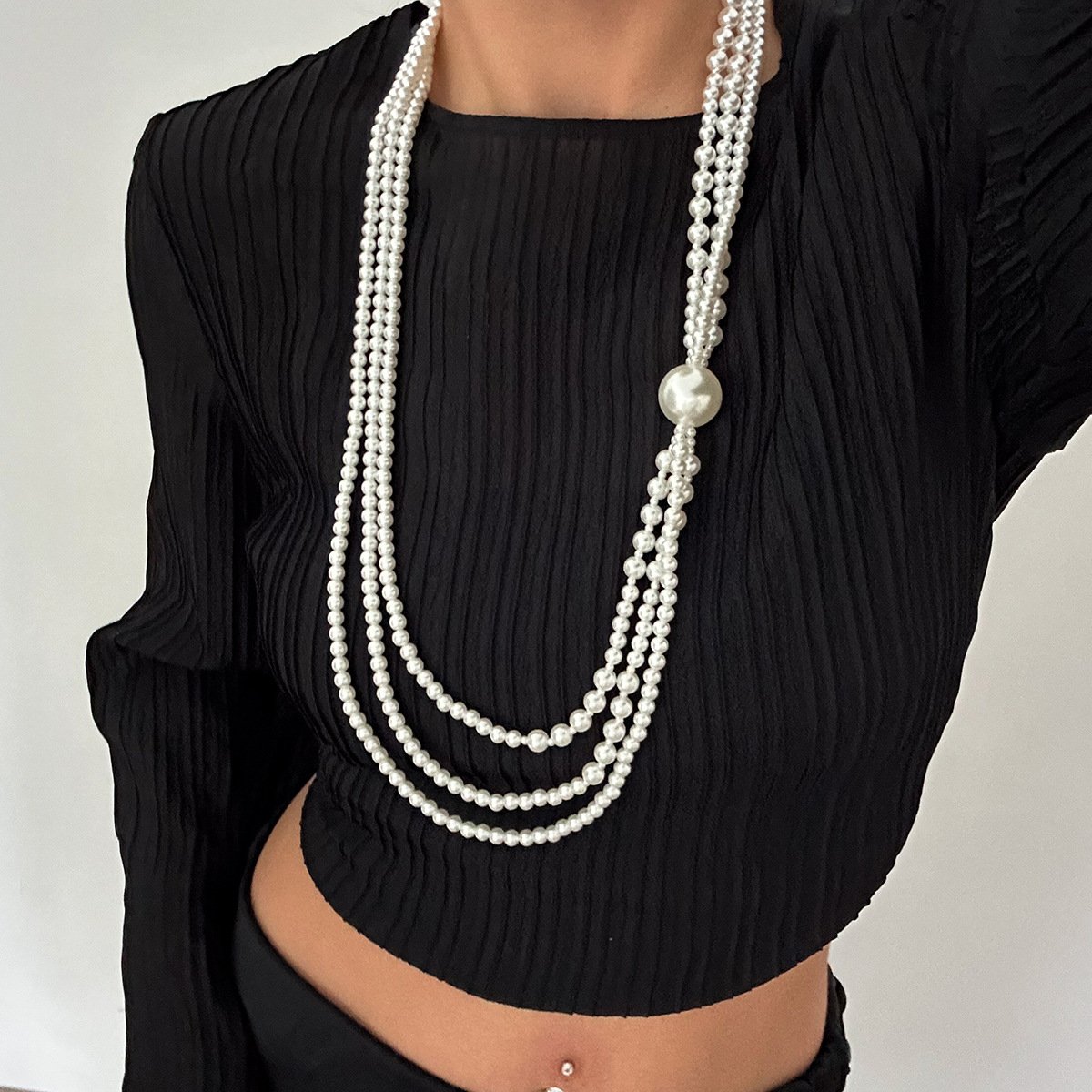 White necklace