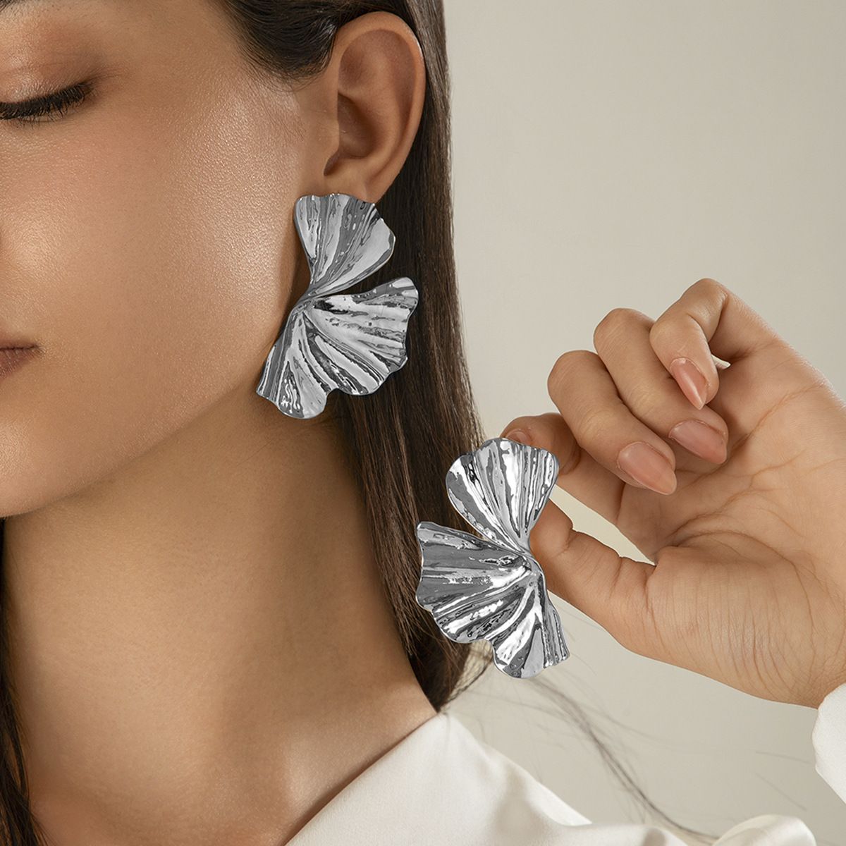 Exaggerated Metallic Ginkgo Leaf Earrings - Yunhai Jewelry