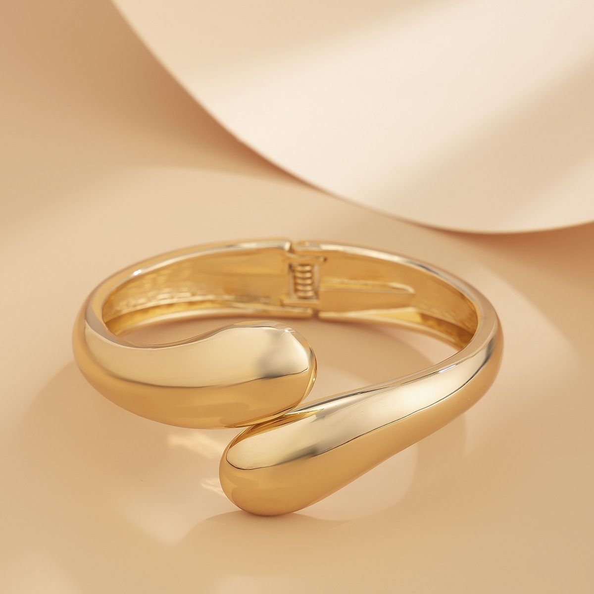 03 Golden Bracelet