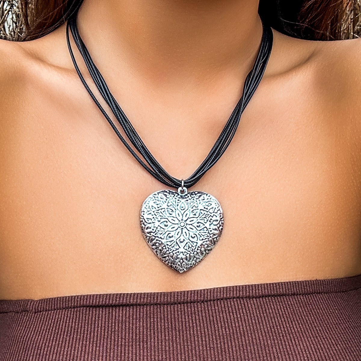 01 White Gold Necklace