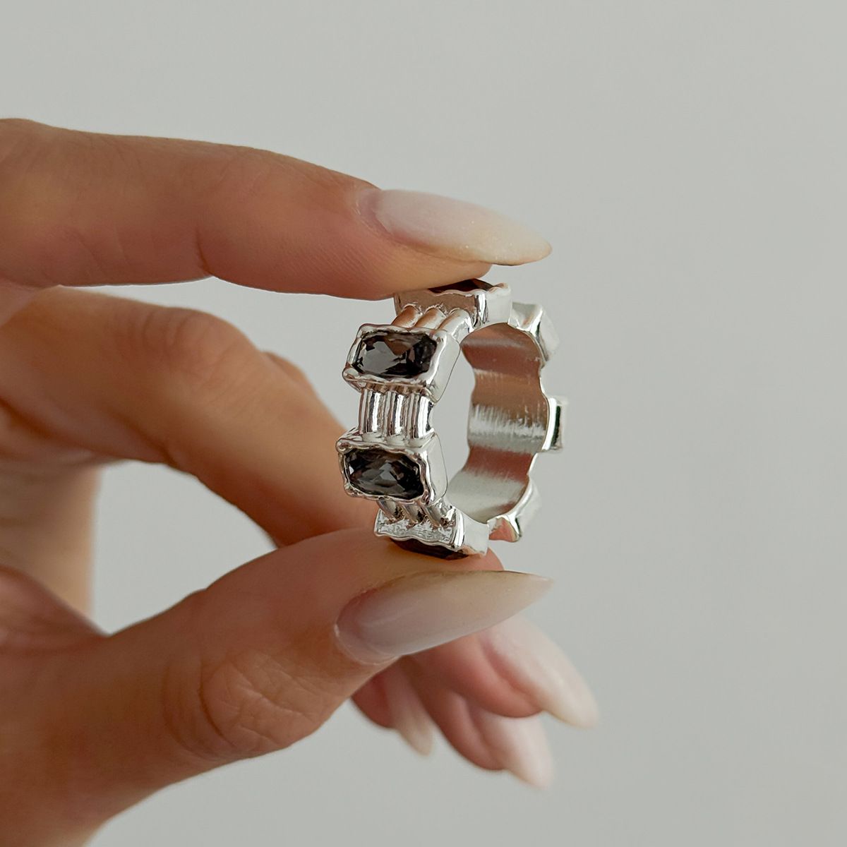 Fashion Geometric Black Diamond Ring - Yunhai Jewelry