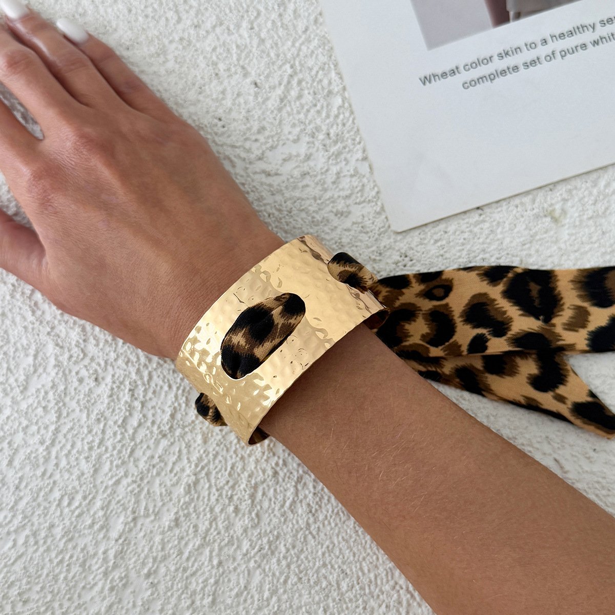 01 Gold