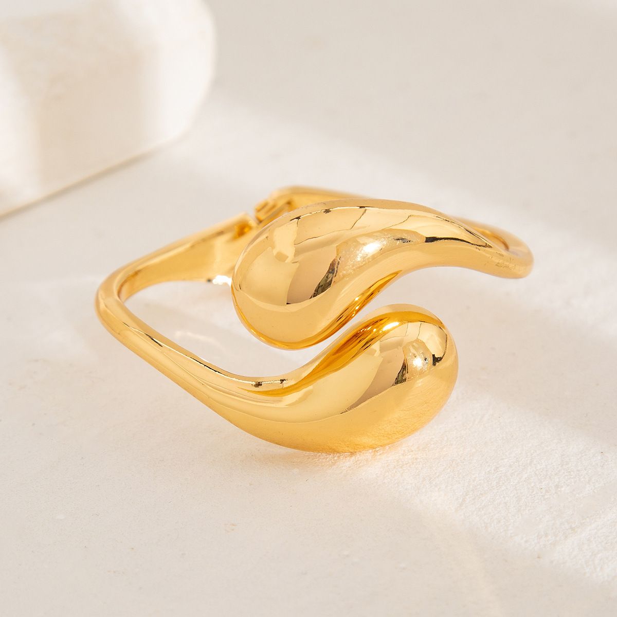 02 Golden Bracelet