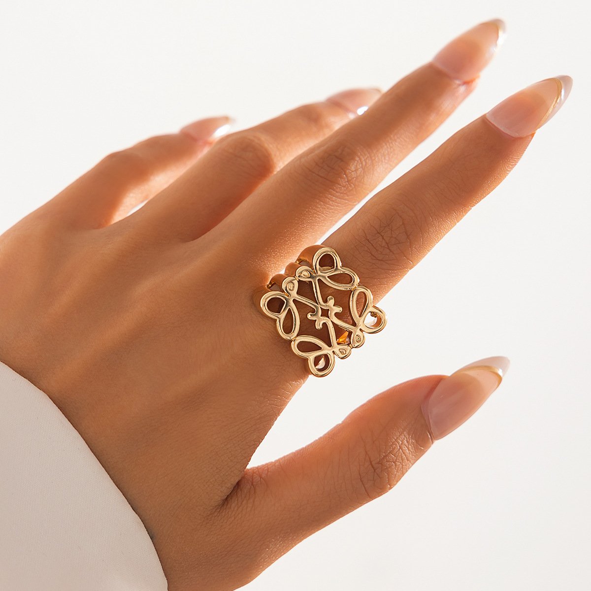 Light gold ring