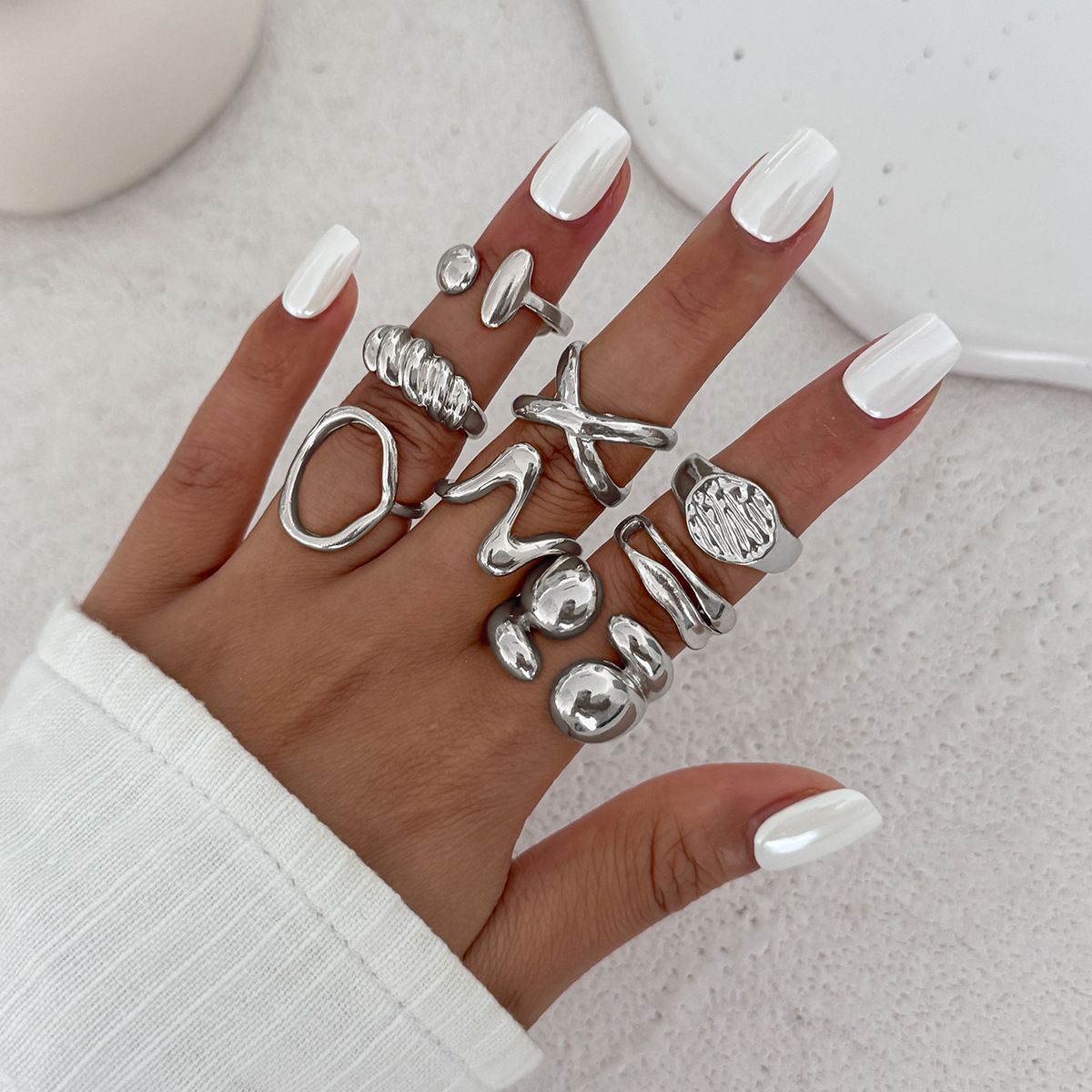 02 White K 11-Piece Set