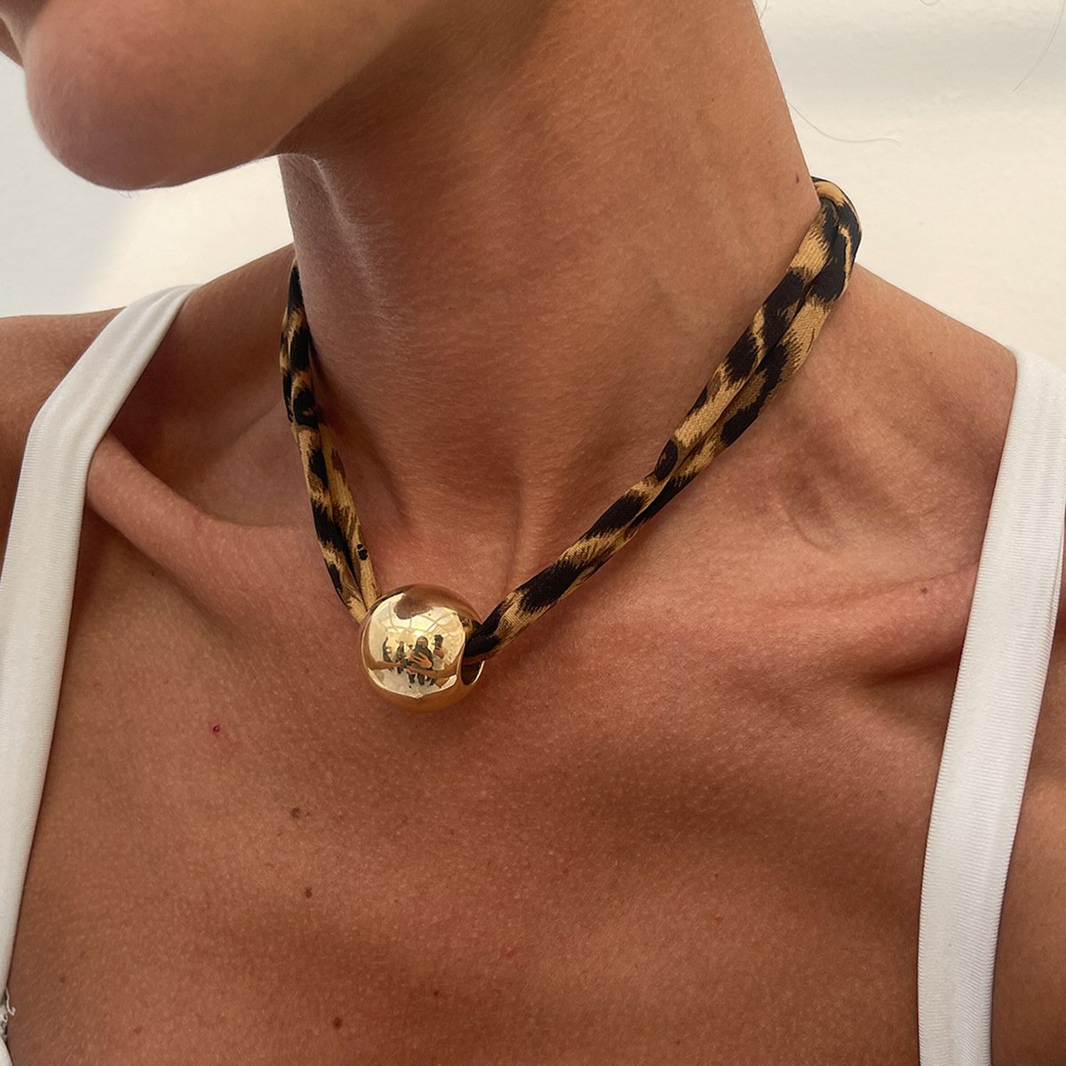 01 Golden Necklace