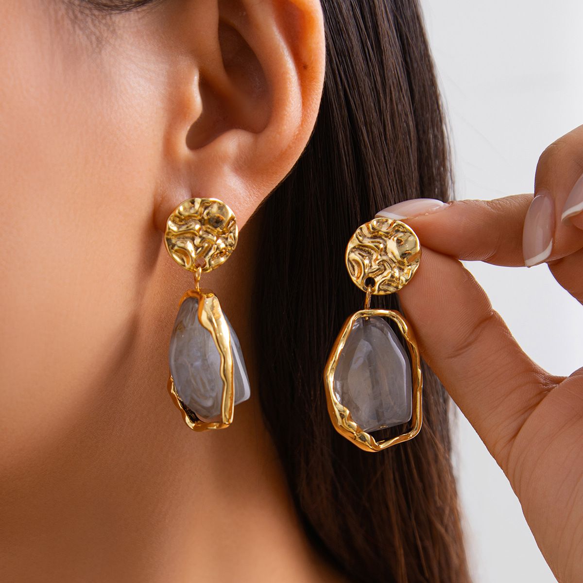 French-Style Pearl Square Pleated Earrings - Yunhai Jewelry