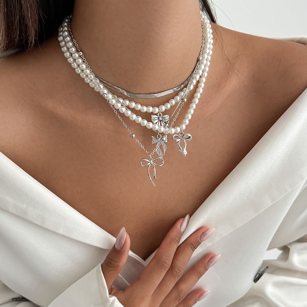 04 White K Necklace Set