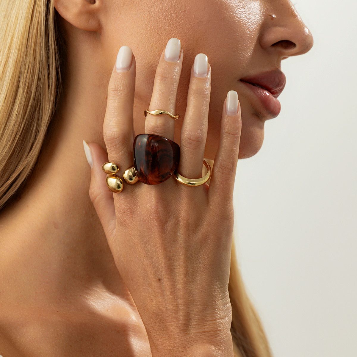 02 Gold 4-Piece Set