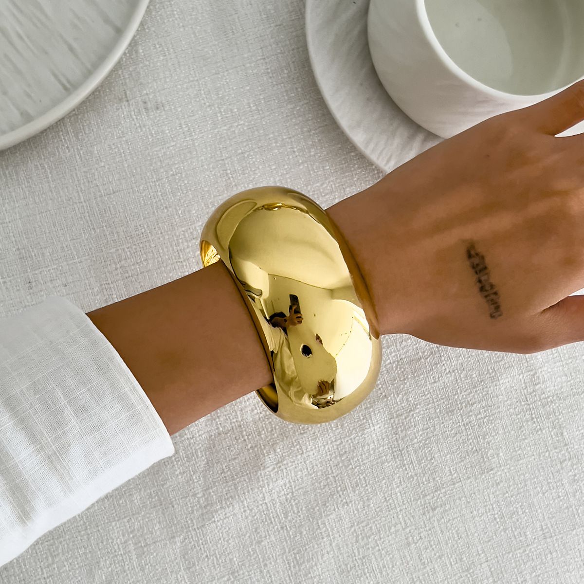 Simple Round Polished Wide Bracelet - Yunhai Jewelry