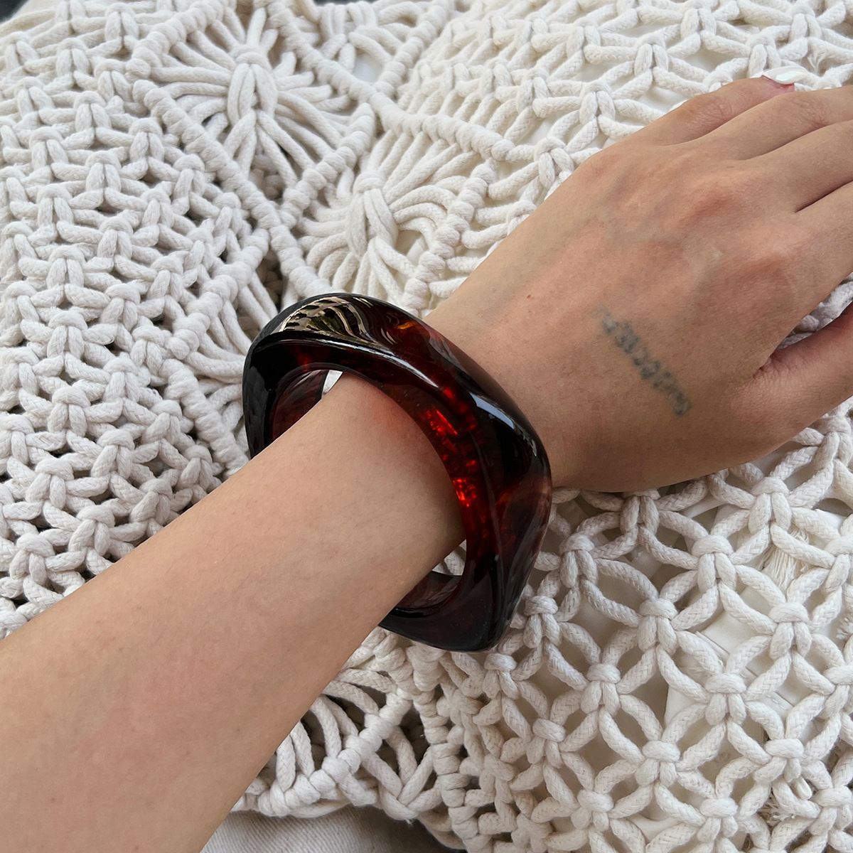 Marble-Style Acrylic Oval Bracelet - Yunhai Jewelry