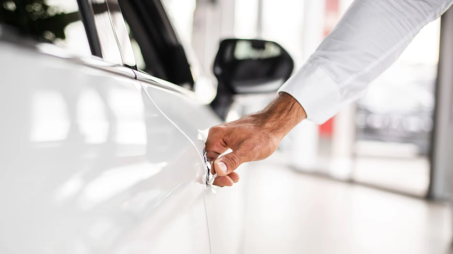Automated Damage Recognition for Auto Insurance: Avoid Fraudulent Claims