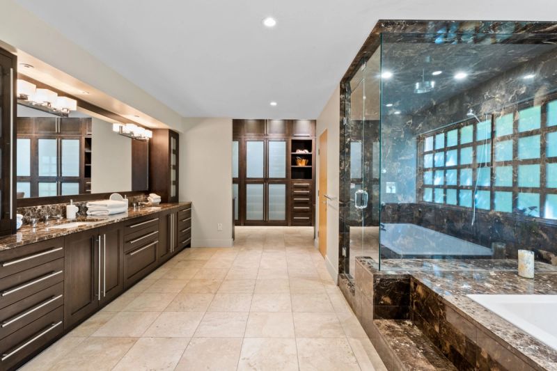 Waterfront Grandeur thumbnail 15