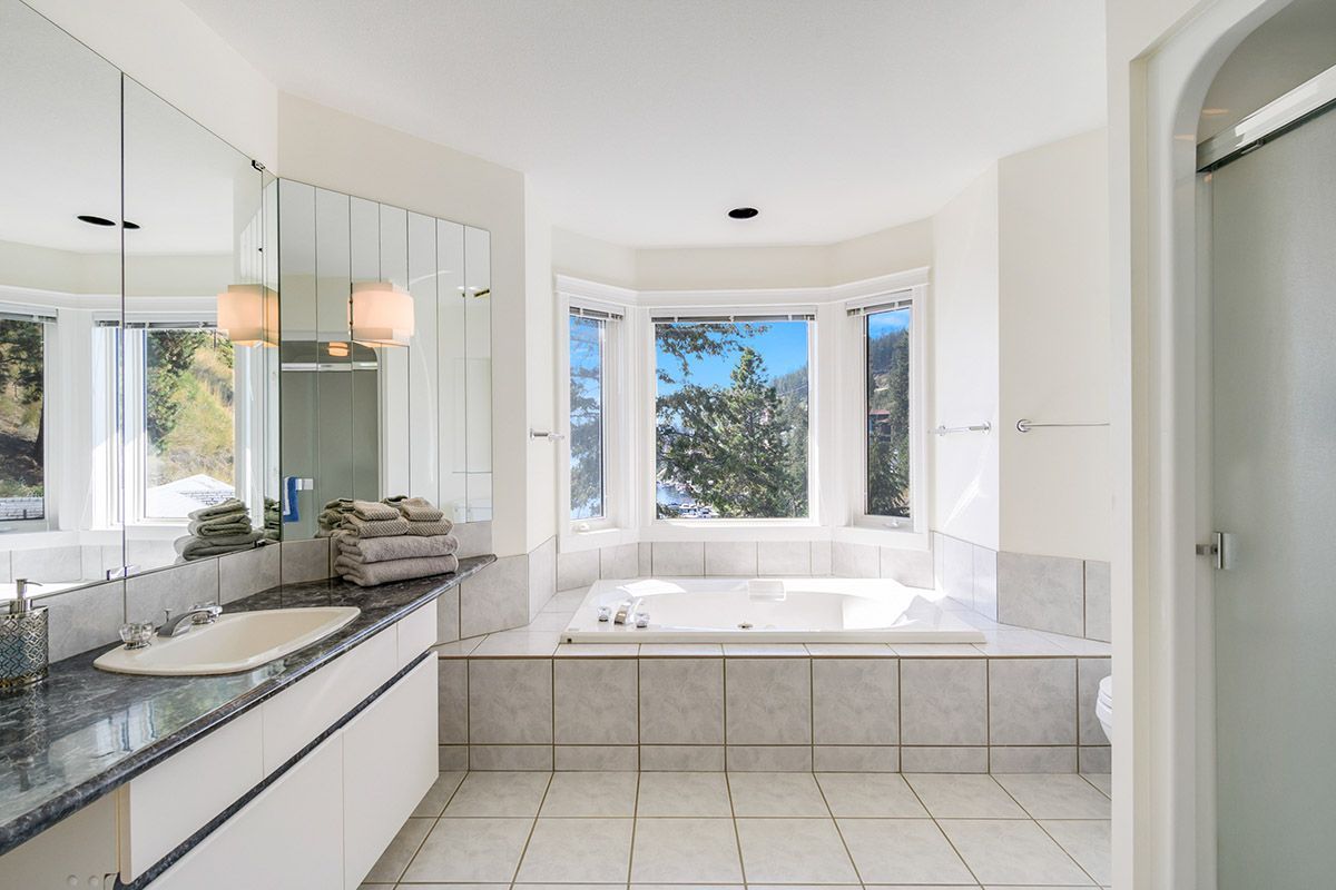 Waterfront Splendor Villa view 14