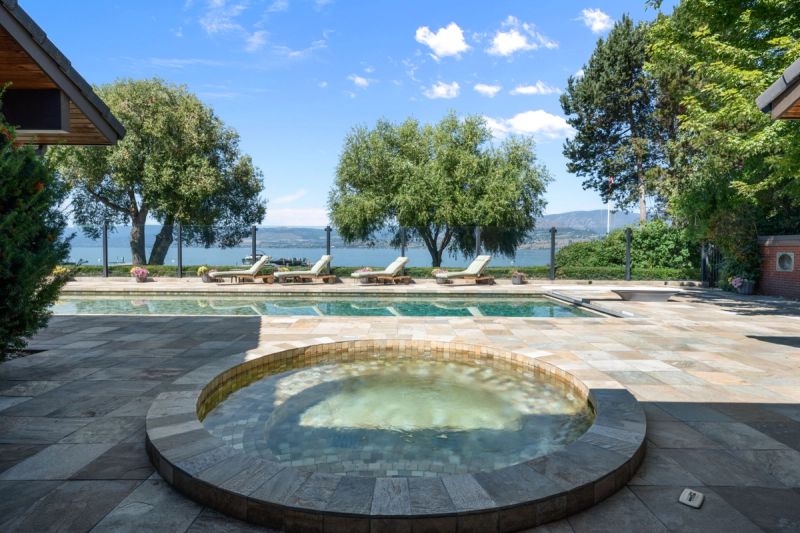 Waterfront Grandeur thumbnail 48