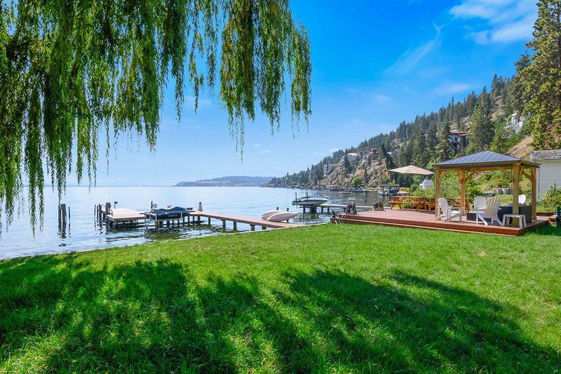 Waterfront Splendor Villa thumbnail 17