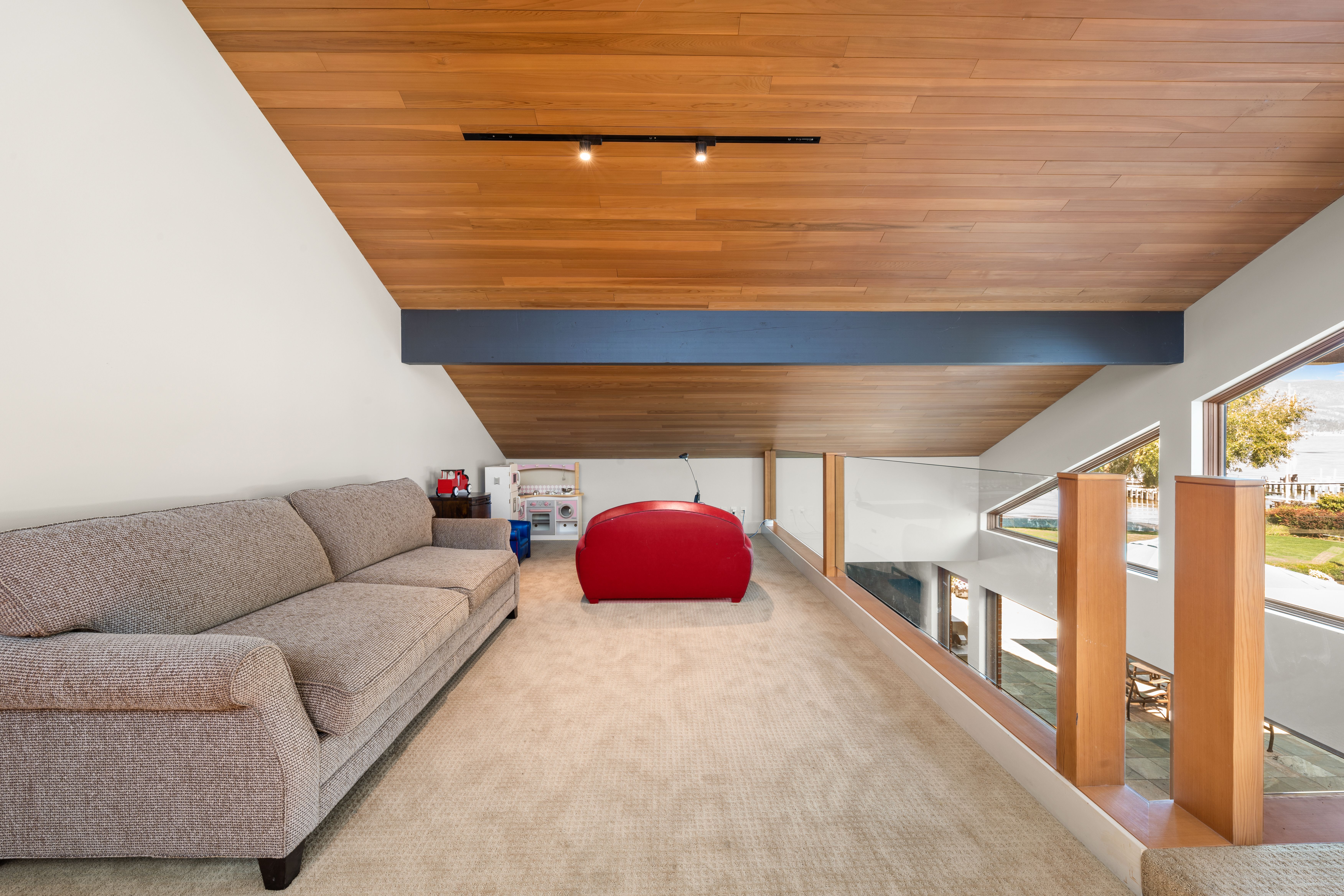 Waterfront Grandeur view 38
