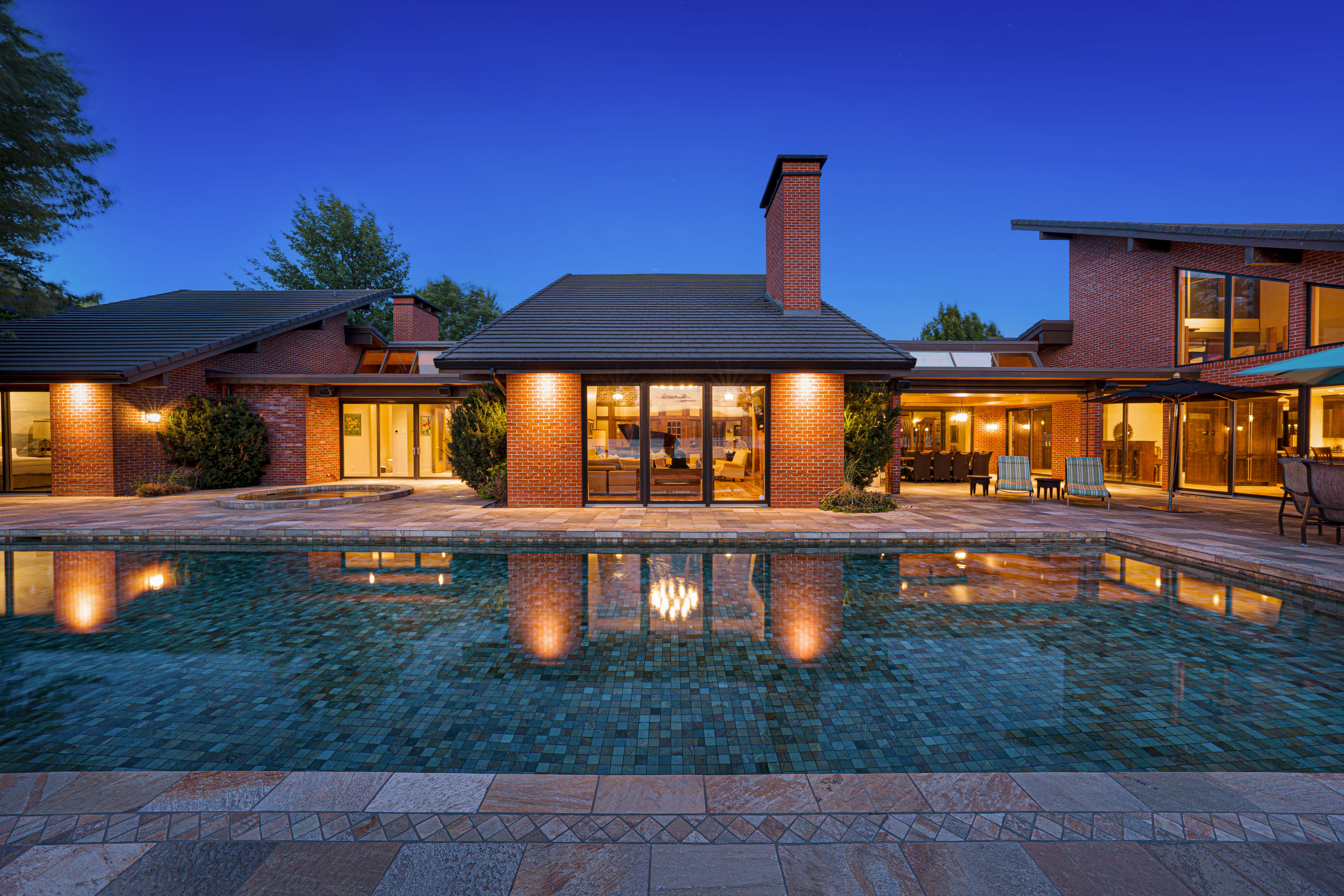 Waterfront Grandeur image 1