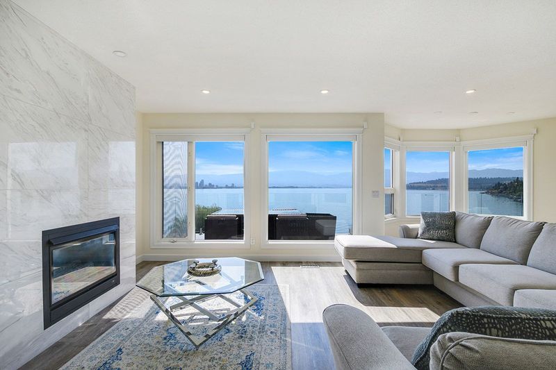 Waterfront Splendor Villa thumbnail 4