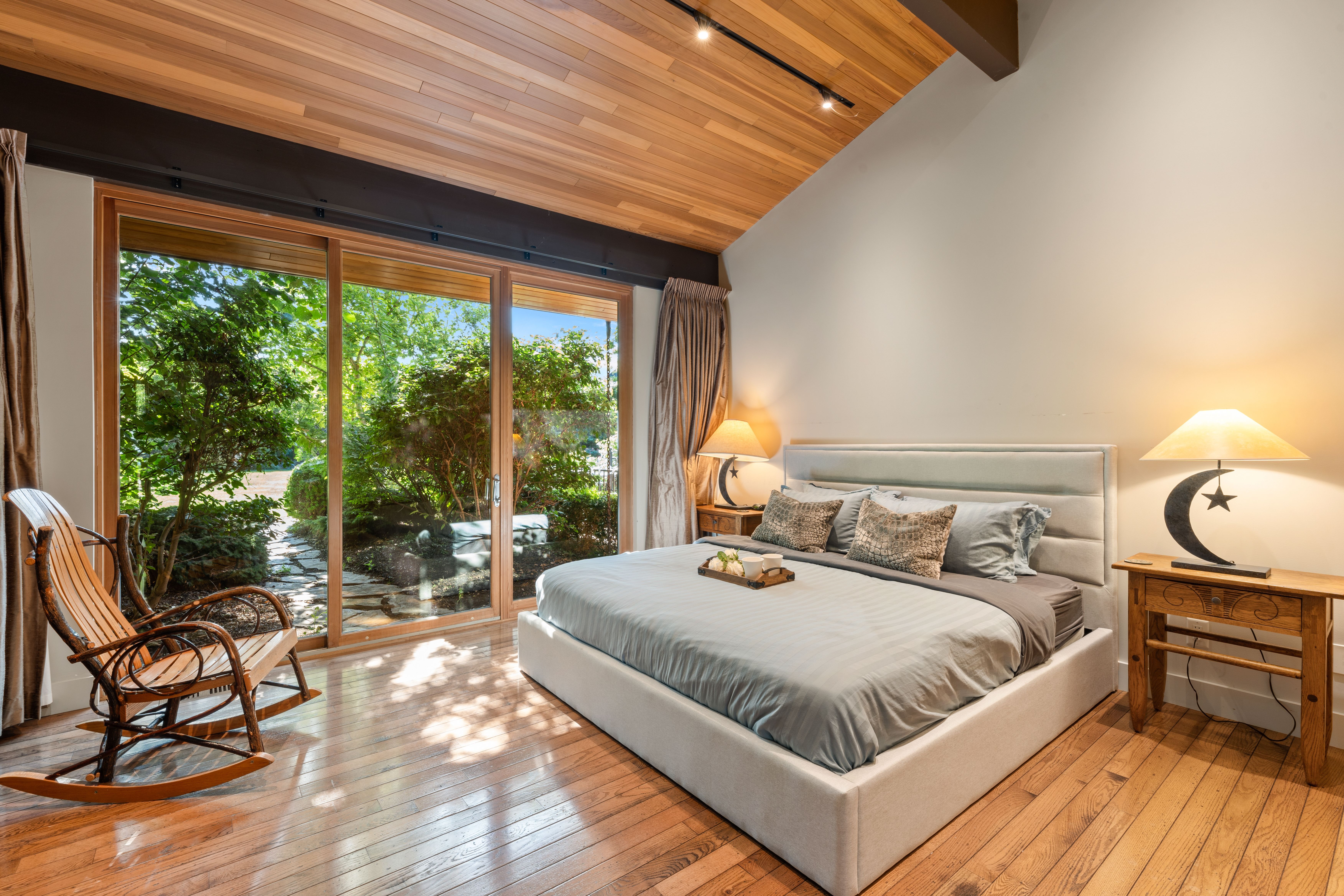 Waterfront Grandeur view 14