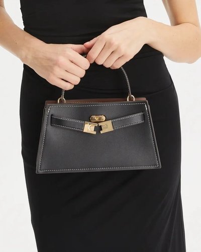 Schwarze formstabile Henkeltasche