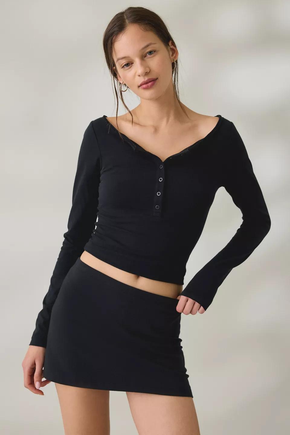 Black Long-Sleeve Henley Crop Top