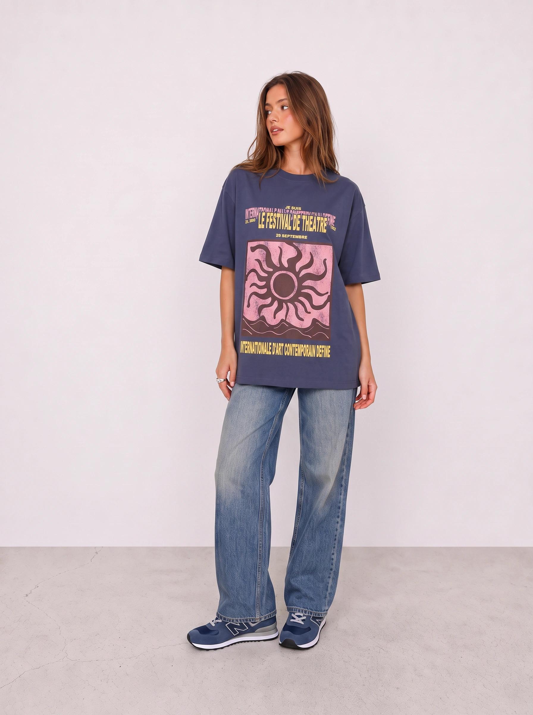 Navy Graphic Tee and Wide-Leg Jeans Outfit