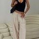 Beige weite Leinenhose