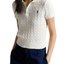 Elfenbeinfarbenes Poloshirt mit Zopfmuster