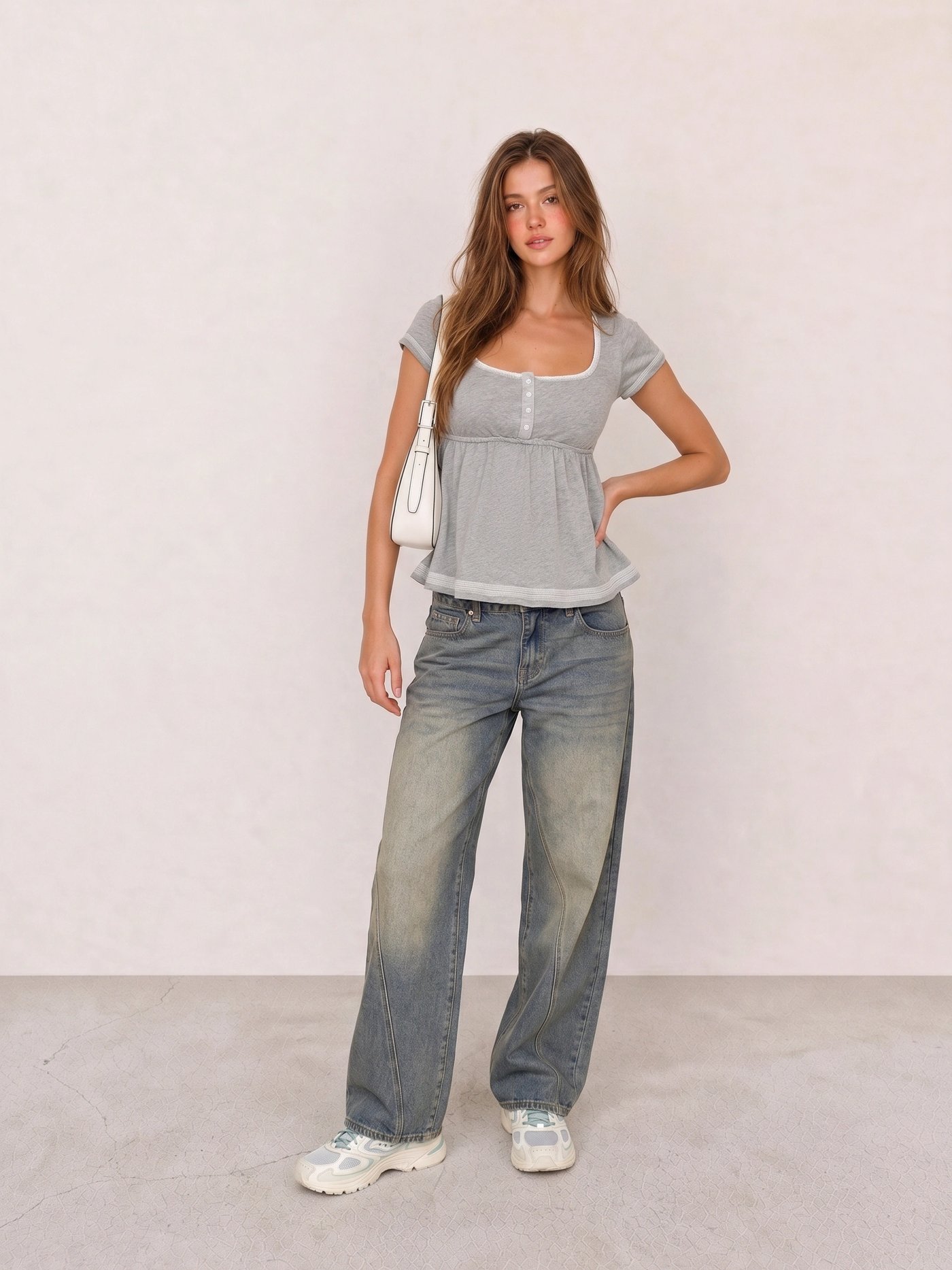 Graues Babydoll-Top & Wide-Leg-Jeans