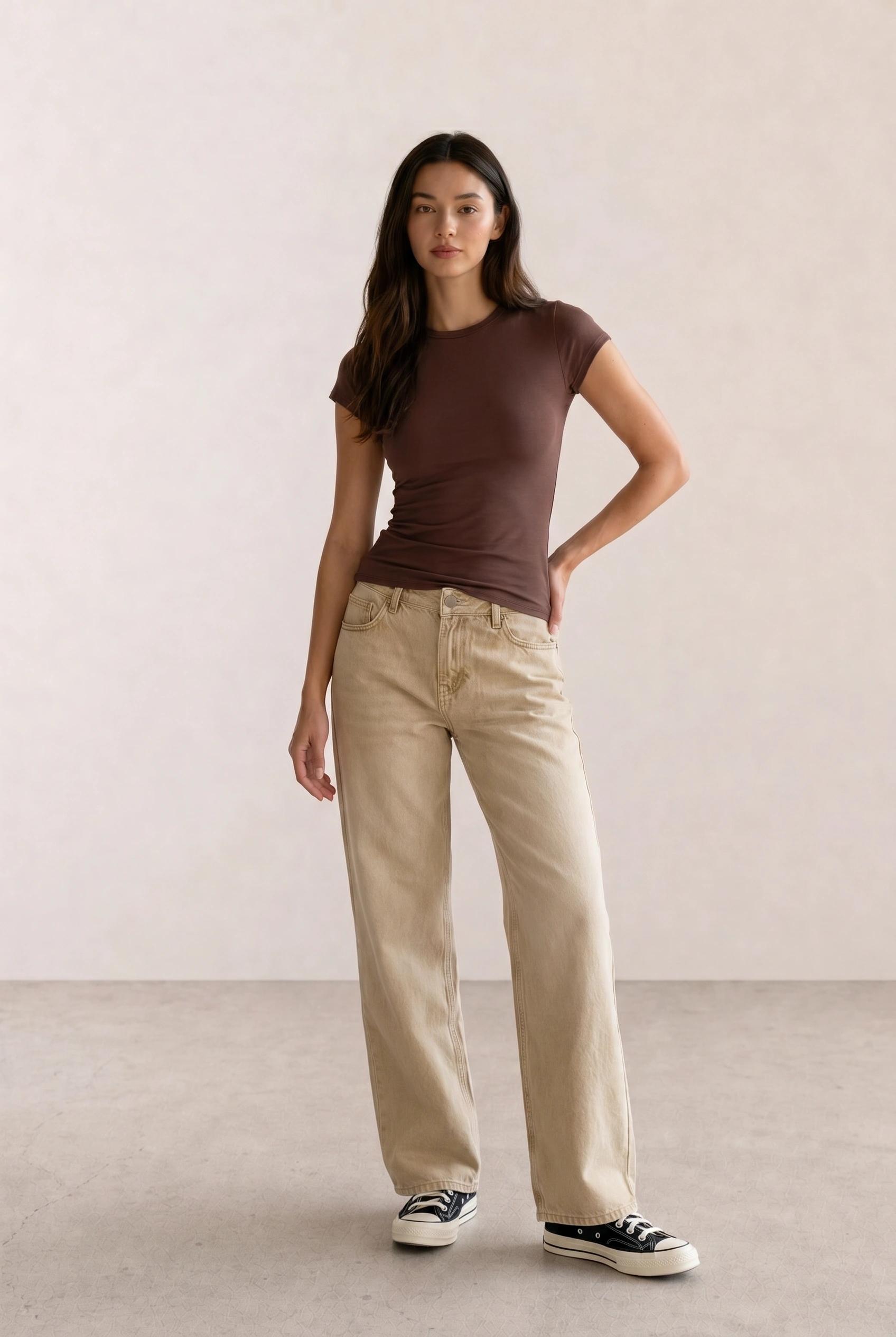 Brown Cap-Sleeve Tee & Ecru Straight Jeans
