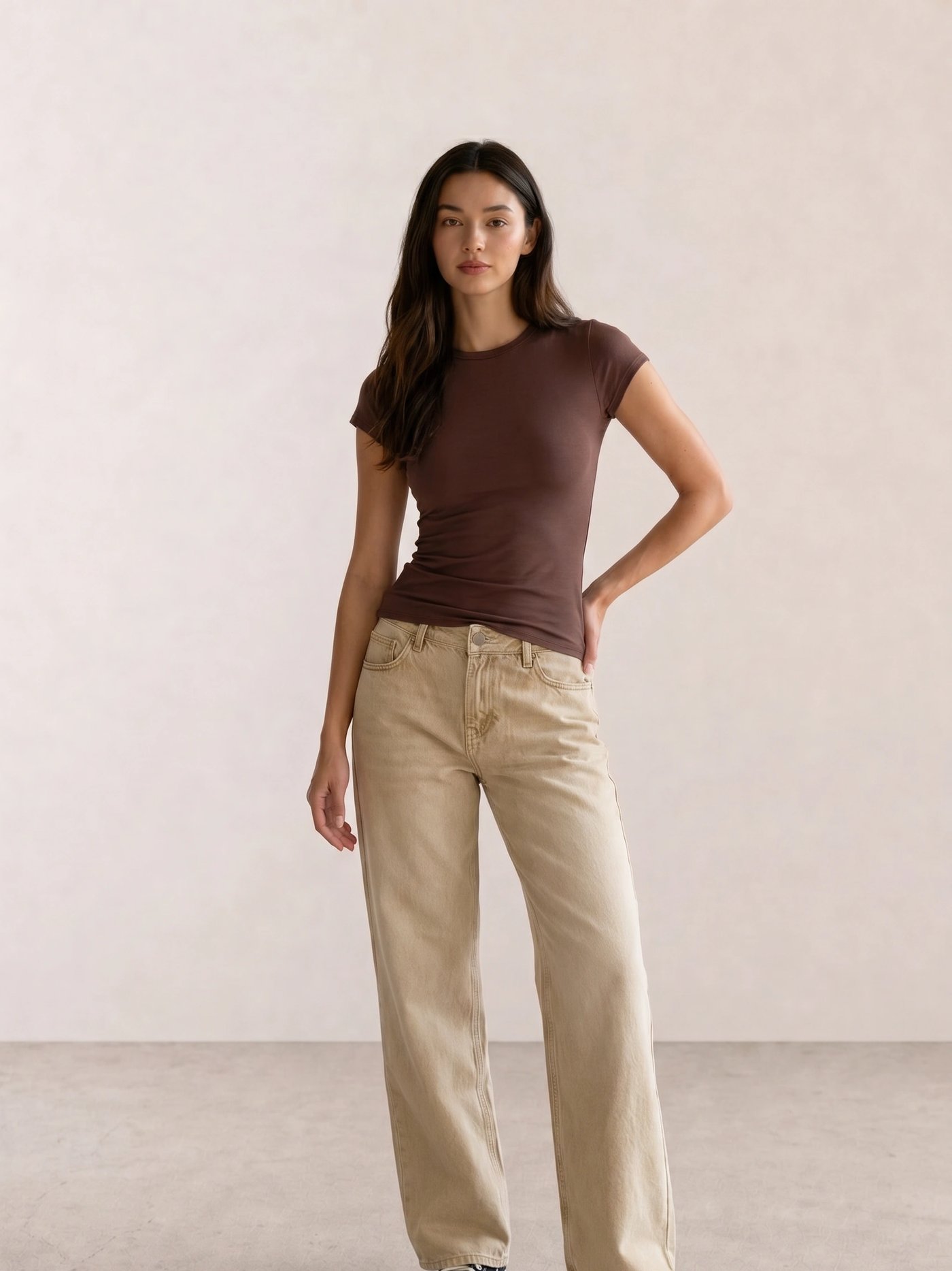 Brown Cap-Sleeve Tee & Ecru Straight Jeans