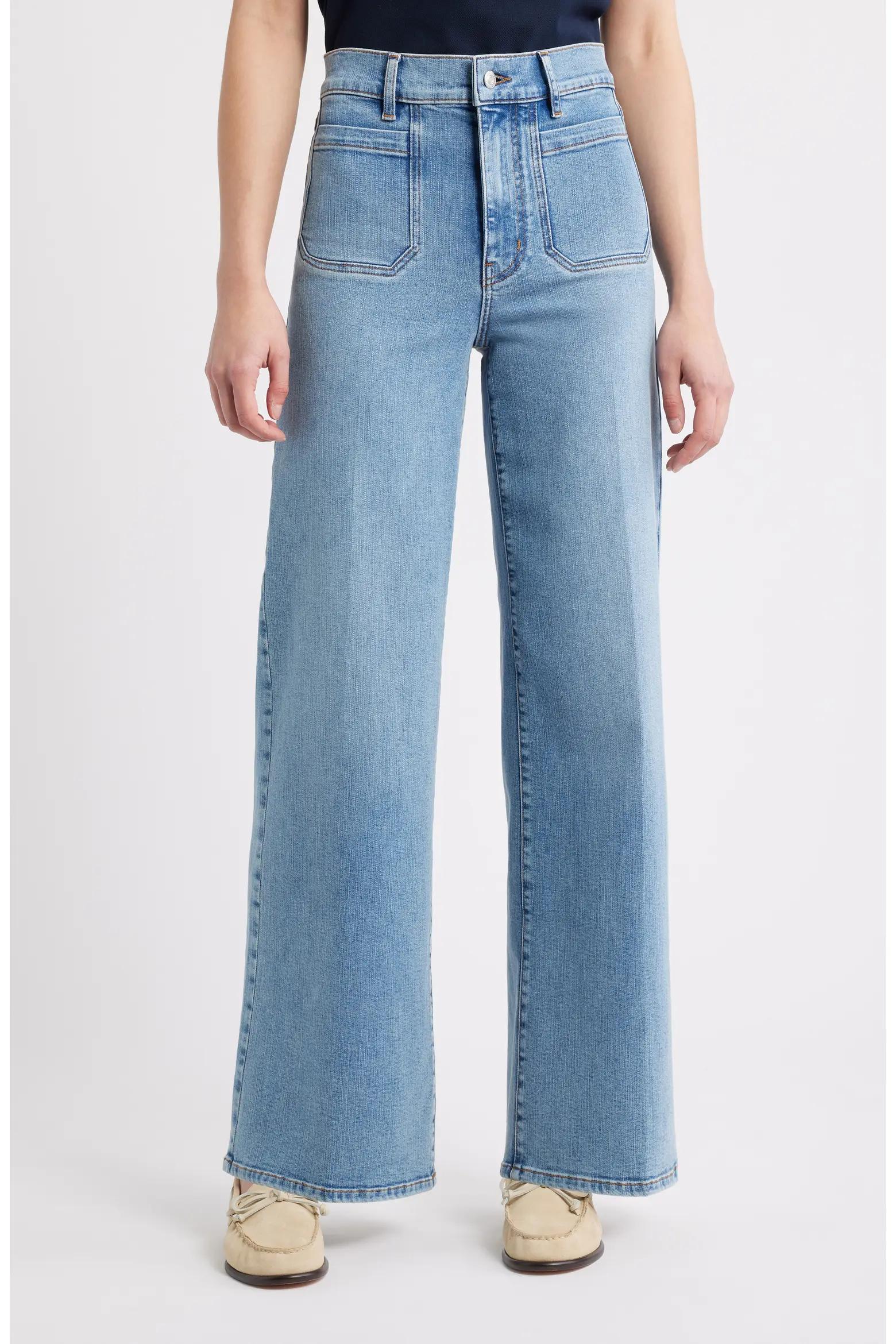 Light Wash Patch-Pocket Wide-Leg Jeans