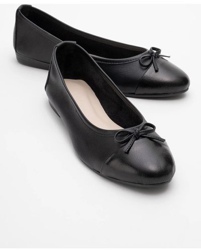 Schwarze Ballerinas mit Schleife
