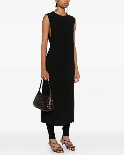 Schwarzes ärmelloses Midikleid