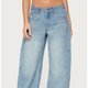 Hellblau gewaschene weite Jeans
